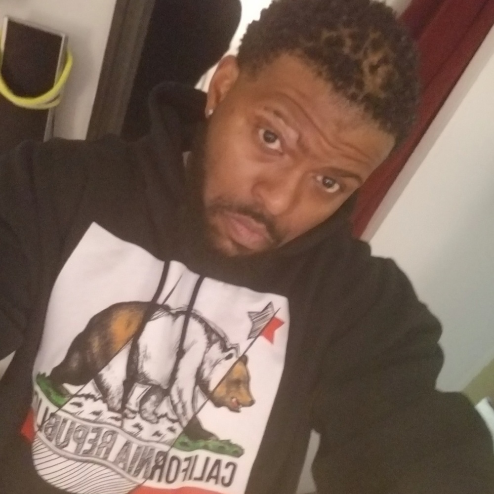 Meet your Posher, Derrick